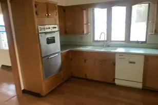 1317 W Stephenson St, Freeport, IL 61032 - Photo 5