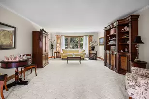 1132 Pine Tree Ln, Libertyville, IL 60048 - Photo 5