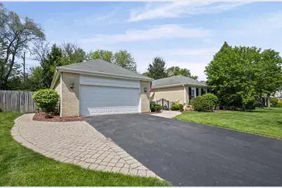 1132 Pine Tree Lane, Libertyville, IL 60048 - Photo 3