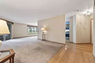 901 Butternut Ln, Mount Prospect, IL 60056 - Photo 3