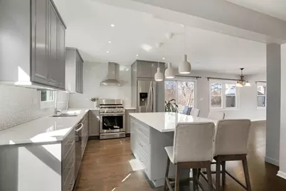 924 Shambliss Lane, Buffalo Grove, IL 60089 - Photo 9