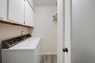 924 Shambliss Ln, Buffalo Grove, IL 60089 - Photo 5