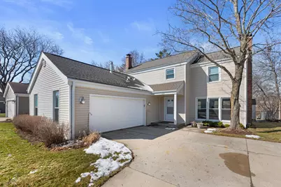 924 Shambliss Lane, Buffalo Grove, IL 60089 - Photo 1