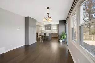 924 Shambliss Ln, Buffalo Grove, IL 60089 - Photo 7