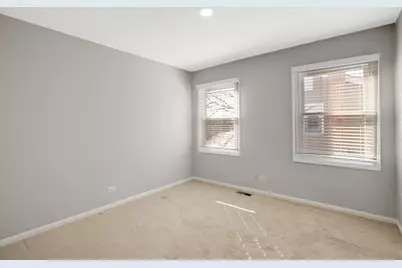 924 Shambliss Lane, Buffalo Grove, IL 60089 - Photo 15