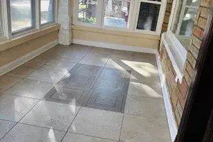 6932 S Calumet Ave, Chicago, IL 60637 - Photo 3