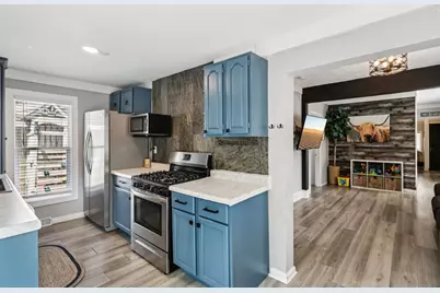 205 Shadydell Avenue, Mundelein, IL 60060 - Photo 9