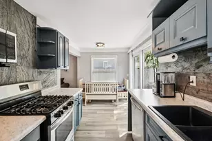 205 Shadydell Ave, Mundelein, IL 60060 - Photo 11