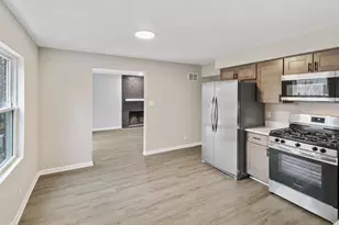 18135 Cherrywood Ln, Homewood, IL 60430 - Photo 7