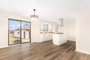 1101 Rooney Dr, Joliet, IL 60435 - Photo 9