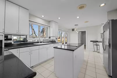 556 Rivershire Place, Lincolnshire, IL 60069 - Photo 7