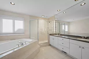 556 Rivershire Pl, Lincolnshire, IL 60069 - Photo 11