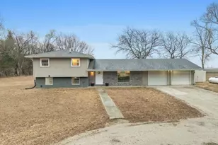 15795 E 2550 North Rd, Hudson, IL 61748 - Photo 35