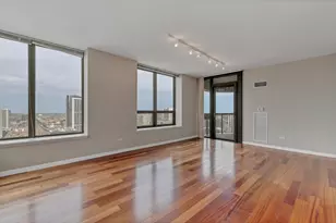 [Address not provided], Chicago, IL 60654 - Photo 3