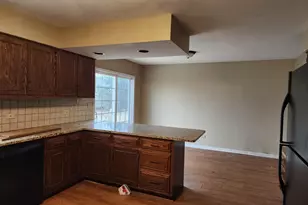 25060 Cashel Bay Ln, Manhattan, IL 60442 - Photo 5