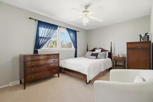 910 S 4th Ave, Libertyville, IL 60048 - Photo 17