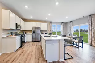 914 Nottingham Rd, Sycamore, IL 60178 - Photo 7