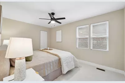 8133 S Saginaw Avenue, Chicago, IL 60617 - Photo 9