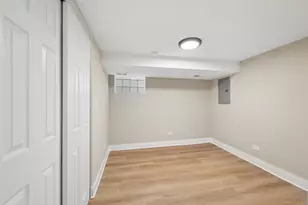 8133 S Saginaw Ave, Chicago, IL 60617 - Photo 21