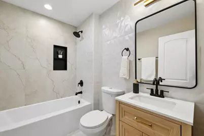 8133 S Saginaw Avenue, Chicago, IL 60617 - Photo 11