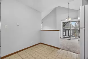 2750 Shelly Ln, Aurora, IL 60504 - Photo 7