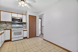 2750 Shelly Ln, Aurora, IL 60504 - Photo 11