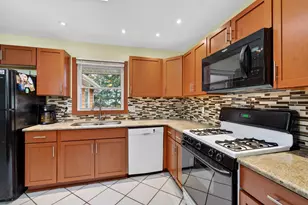 4 Amy Dr, Oswego, IL 60543 - Photo 7