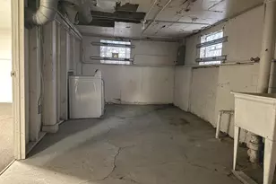 9329 S Colfax Ave, Chicago, IL 60617 - Photo 21