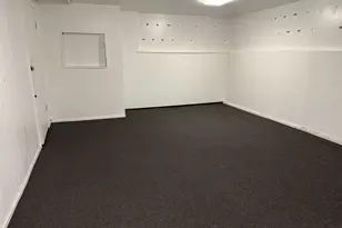 9329 S Colfax Ave, Chicago, IL 60617 - Photo 19