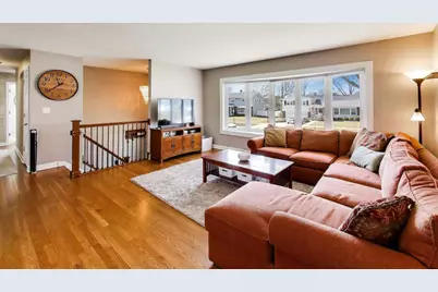 1107 N Greenfield Lane, Mount Prospect, IL 60056 - Photo 7