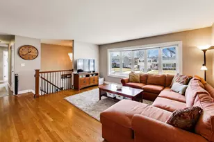 1107 N Greenfield Ln, Mount Prospect, IL 60056 - Photo 7