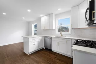 9048 Oneill Dr, Burr Ridge, IL 60527 - Photo 11