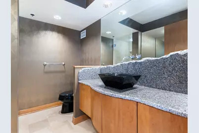 401 E Ontario Street #4206, Chicago, IL 60611 - Photo 17