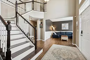 1715 White Oak Ln, Hoffman Estates, IL 60192 - Photo 3