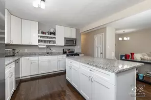 29W376 Wagner Rd, Naperville, IL 60564 - Photo 9