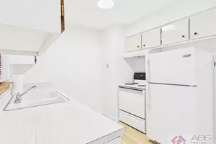 11219 S Martin Luther King Dr, Chicago, IL 60628 - Photo 9