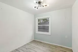 18631 W Main St, Grayslake, IL 60030 - Photo 11