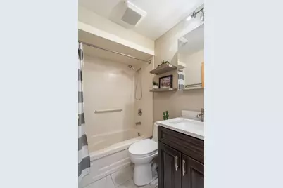 715 W Hillside Drive, Bensenville, IL 60106 - Photo 11