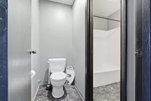 1916 Tracy Dr, Bloomington, IL 61704 - Photo 19