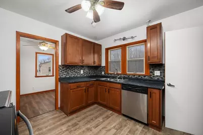 612 Waverly Road, Davenport, IA 52804 - Photo 7