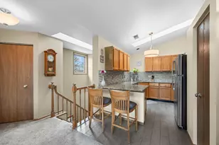 2014 N Stillwater Rd, Arlington Heights, IL 60004 - Photo 7