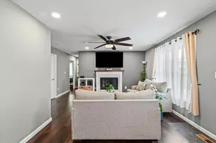 320 S Guthrie St, Gibson City, IL 60936 - Photo 5