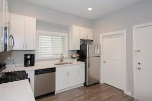 1938 N Rockwell St, Chicago, IL 60647 - Photo 7