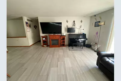 435 Waveland Avenue, Rockford, IL 61102 - Photo 3