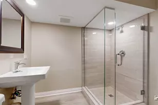 124 E Monterey Ave, Schaumburg, IL 60193 - Photo 25