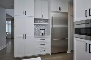 17W060 Burr Oak Ln, Willowbrook, IL 60527 - Photo 13