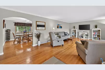 28W075 Aurora Avenue, Naperville, IL 60540 - Photo 5