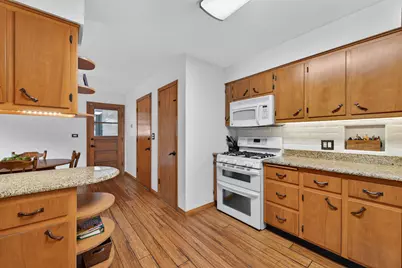 28W075 Aurora Avenue, Naperville, IL 60540 - Photo 15