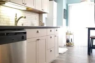 813 Valley Stream Dr, Wheeling, IL 60090 - Photo 3