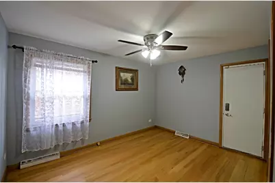 5238 N Moody Avenue, Chicago, IL 60630 - Photo 5